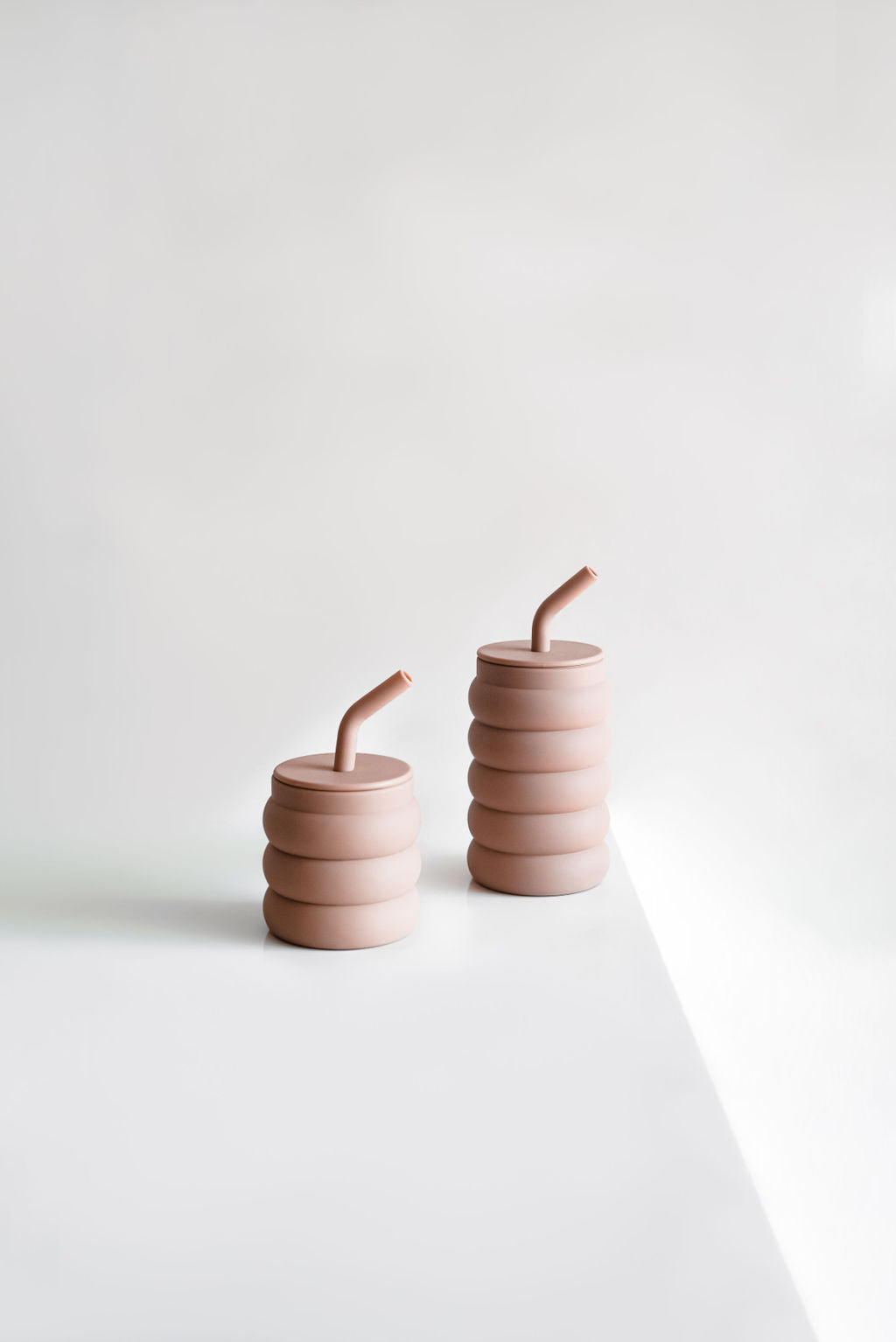 The Tall Bubble Silicone Cup with Straw and Lid (Nutmeg)